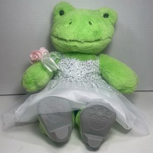 NWOT Build a Bear Spring Green Frog with Princess Outfit PRICE VERY FIRM